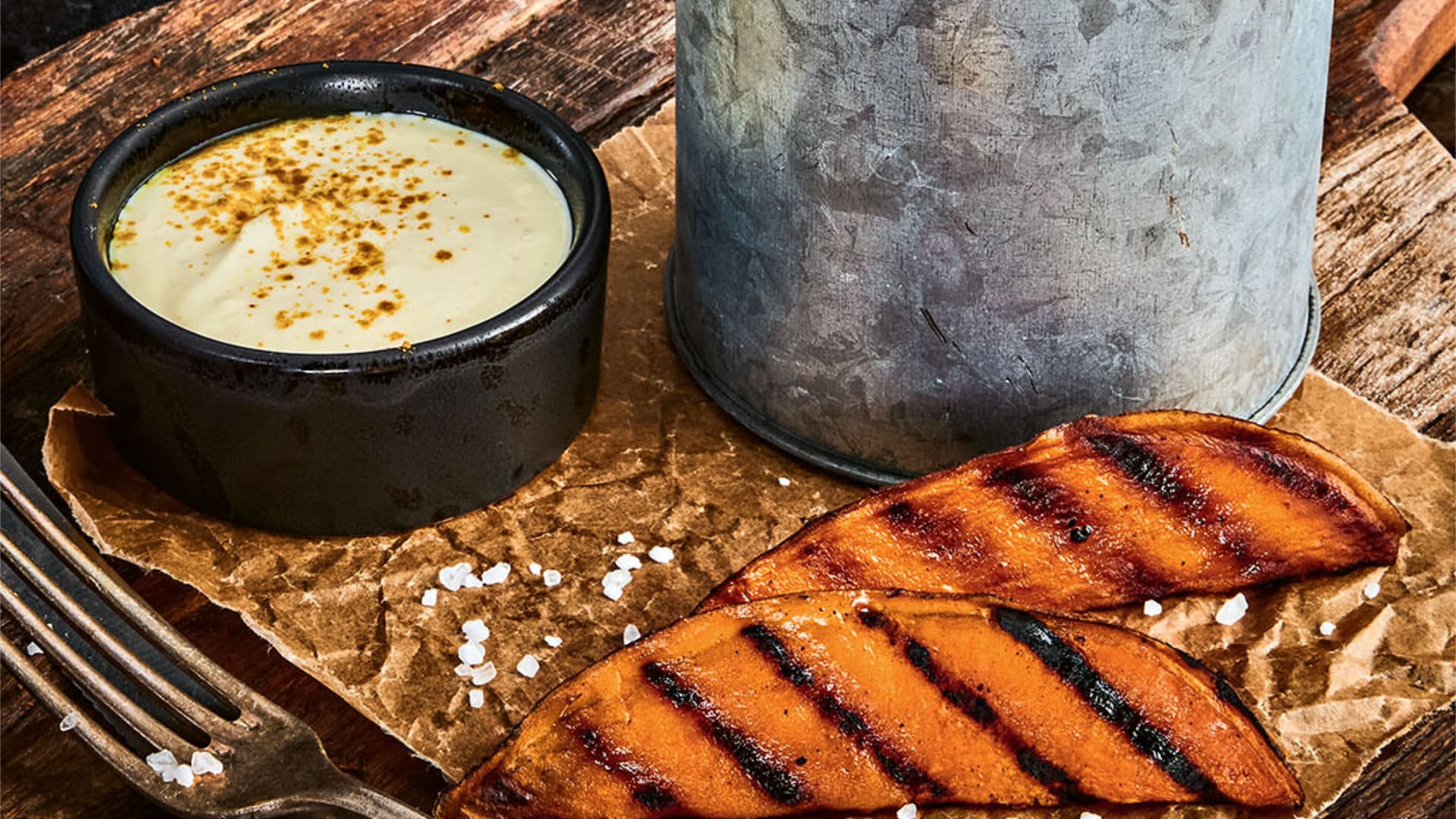Limetten Curry Dip mit Süßkartoffeln
