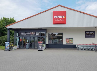 Sie sehen den Eingang vom Penny Markt in Philippsburg, Am Freyersee 1