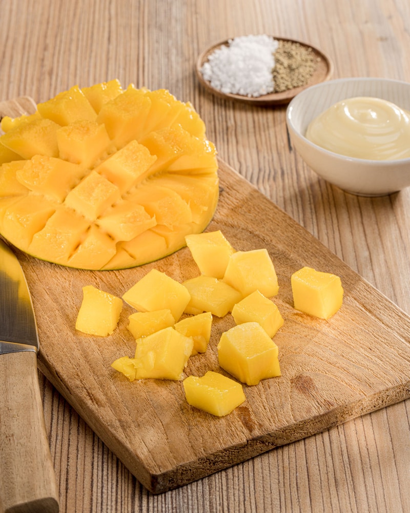 Dieses Bild zeigt die gewürfelte Mango.