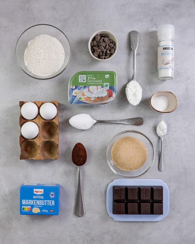 Dieses Bild zeigt die Zutaten für die Cheesecake Brownies. 