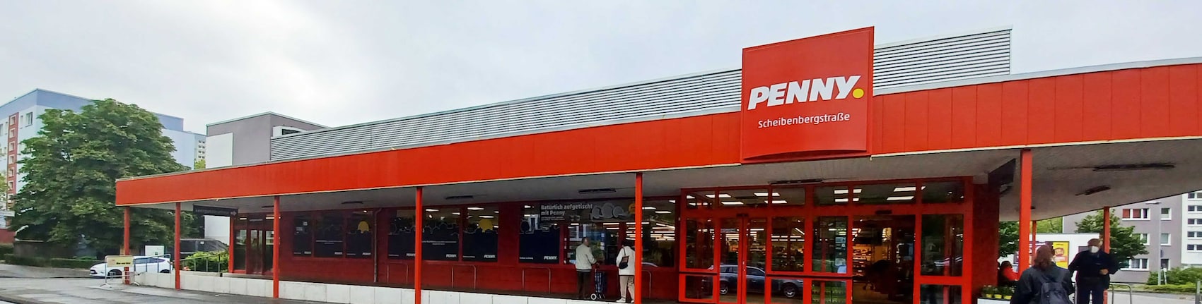 Sie sehen den Eingang vom Penny Markt in Berlin/Marzahn Scheibenbergstr. 20