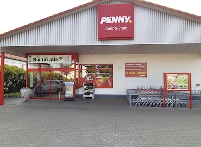 Sie sehen den Eingang vom Penny Markt in Bad Woerishofen, Gottlieb-Daimler-Str. 23