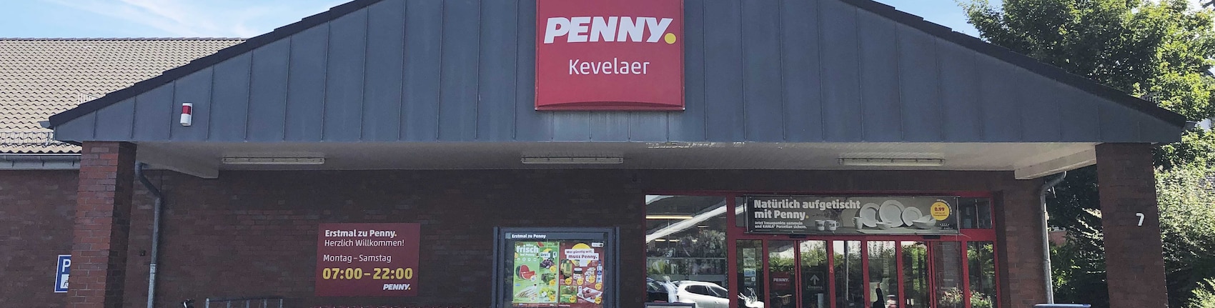 Sie sehen den Eingang vom Penny Markt Kevelaer Walbecker Str. 7