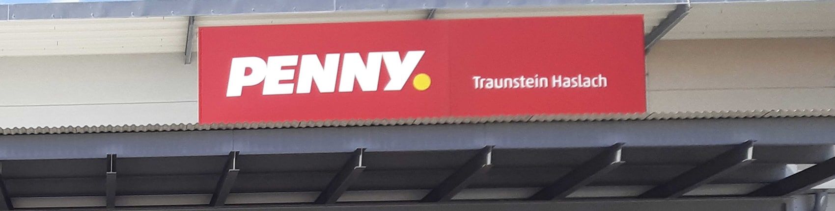 Sie sehen den Eingang vom Penny Markt in Traunstein Franz-Xaver-Steber-Str. 1