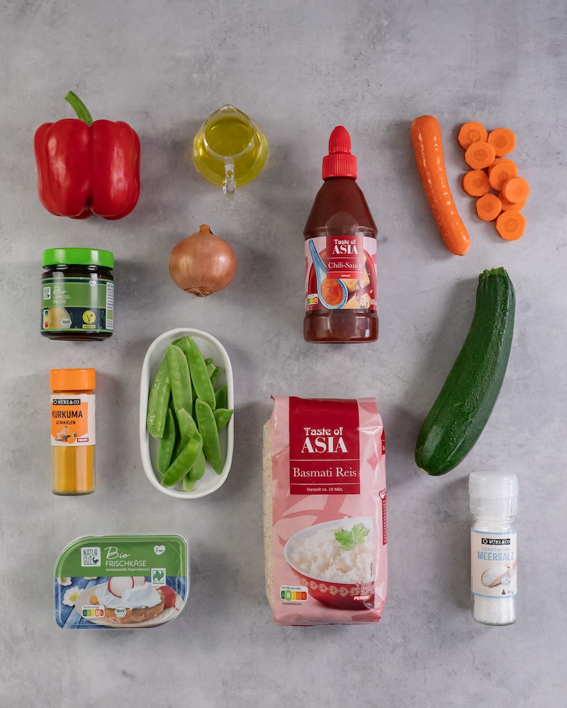 Dieses Bild zeigt die Zutaten für das Gemüsecurry mit Reis.