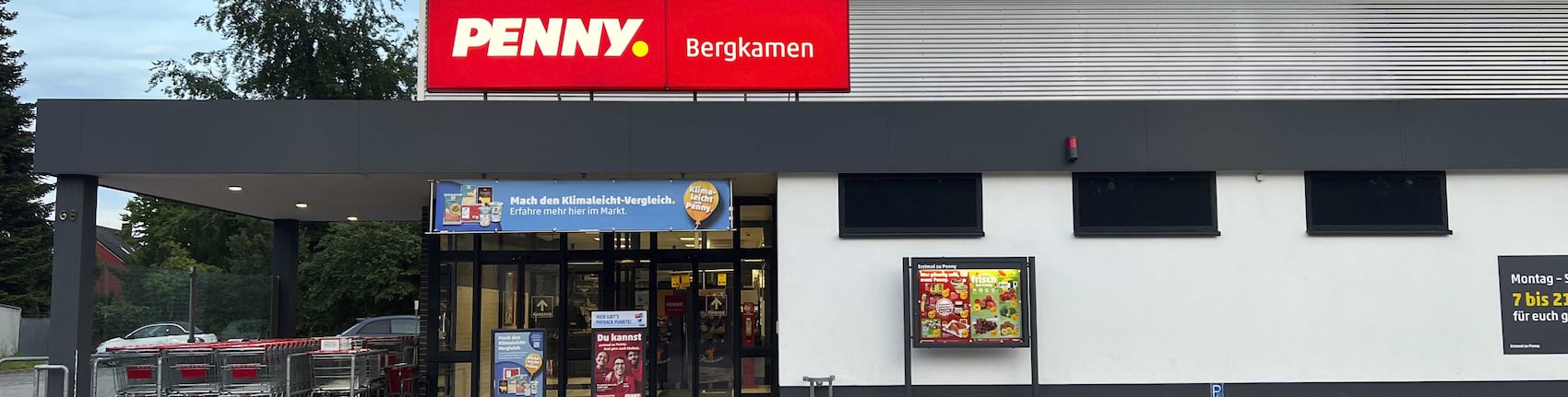 Sie sehen den Eingang vom Penny Markt in Bergkamen, Landwehrstr. 68