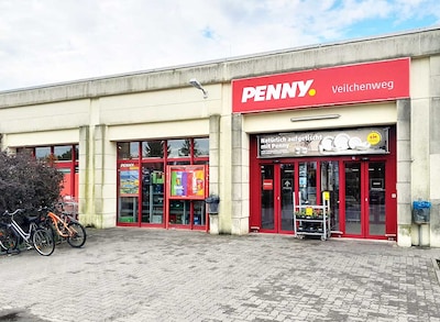 Sie sehen den Eingang vom Penny Markt in Brandenburg Veilchenweg 2