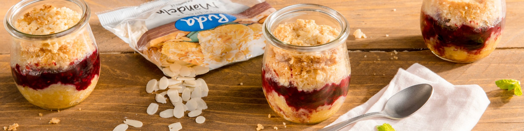 Dieses Bild zeigt unser fruchtiges Beeren-Crumble vom Grill.