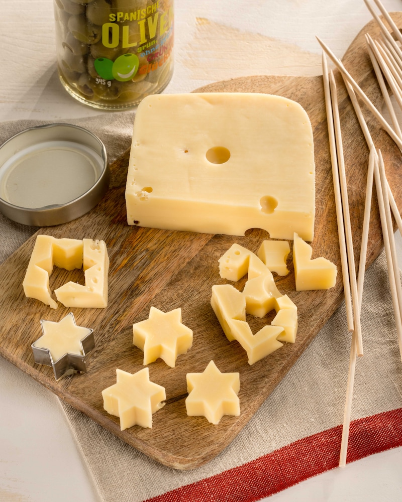 Dieses Bild zeigt ausgeschochene Käse-Sterne.
