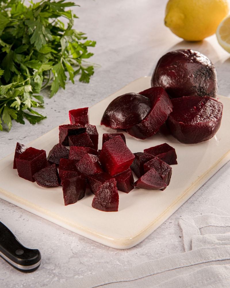 Dieses Bild zeigt die gewürfelte Rote Bete.