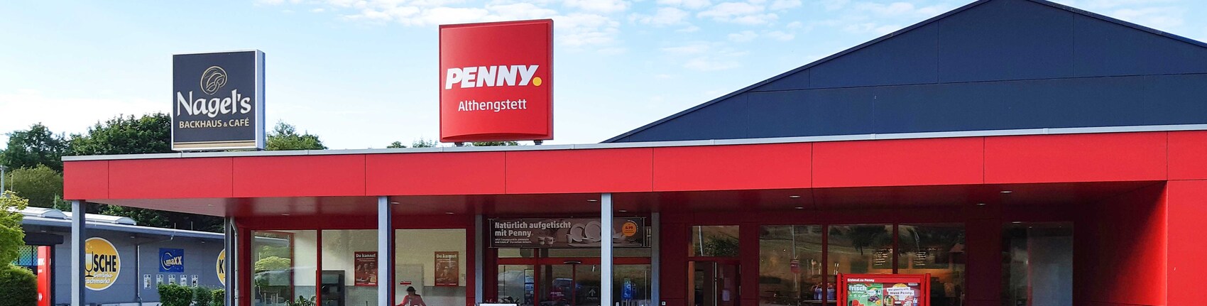 sie sehen den Eingang vom Penny Markt in Althengstett Himbergweg 1-3
