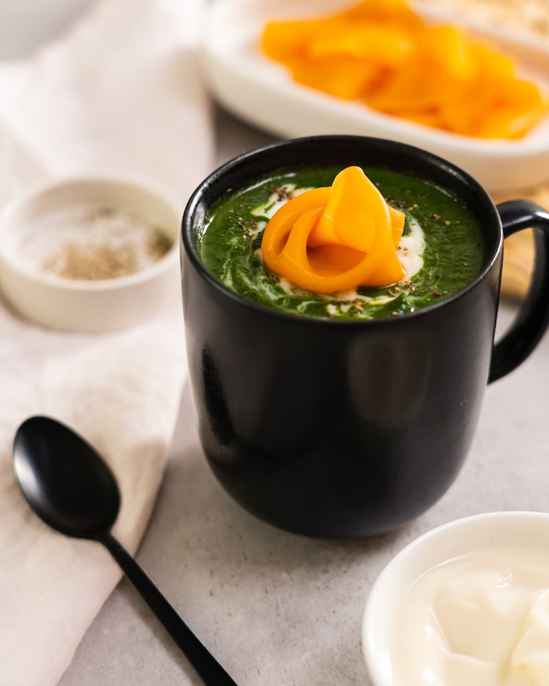 Spinatsuppe mit Räucherlaxx-Topping