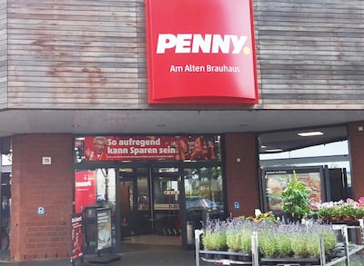 Sie sehen den Eingang vom Penny Markt in Recklinghausen, Dortmunder Str. 15