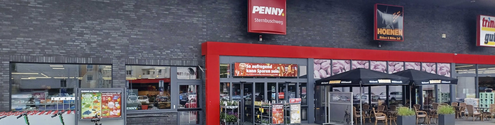 Sie sehen den Eingang vom Penny Markt Duisburg – Neudorf Sternbuschweg 112