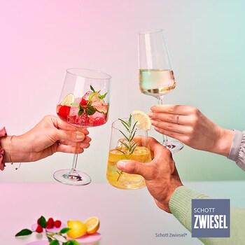 Treueaktion zum Anstoßen. 