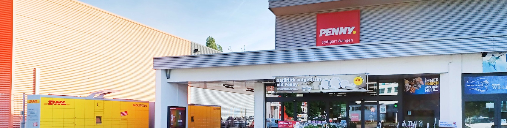 sie sehen den Eingang vom Penny Markt in Stuttgart/Wangen Ulmer Strasse 207