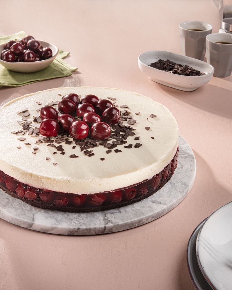 Dieses Bild zeigt den fertigen Kirschkuchen ohne Backen.