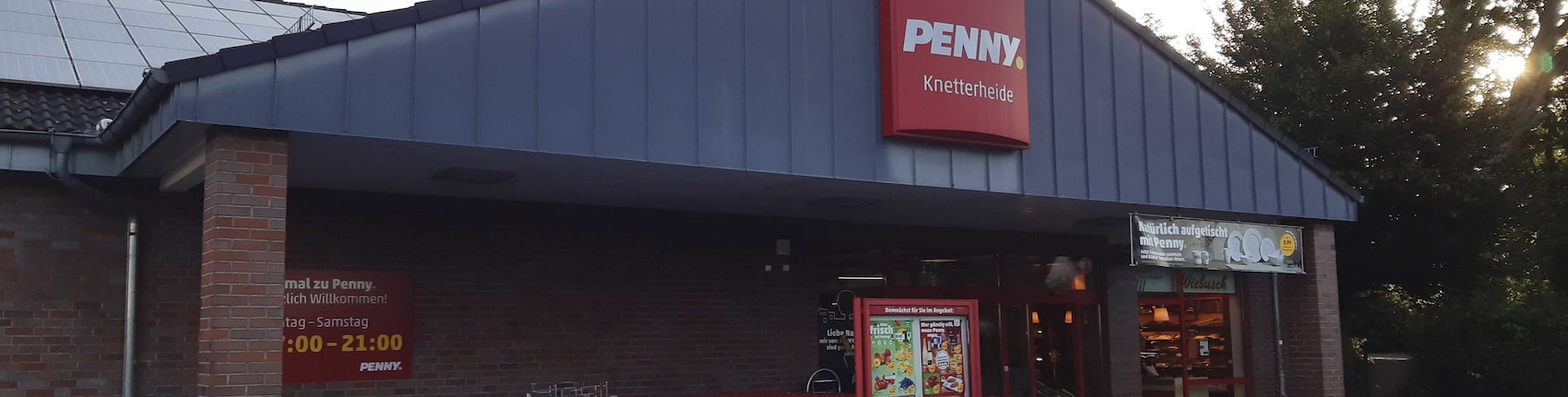 Sie sehen den Eingang vom Penny Markt in Bad Salzuflen, Bielefelderstr. 10