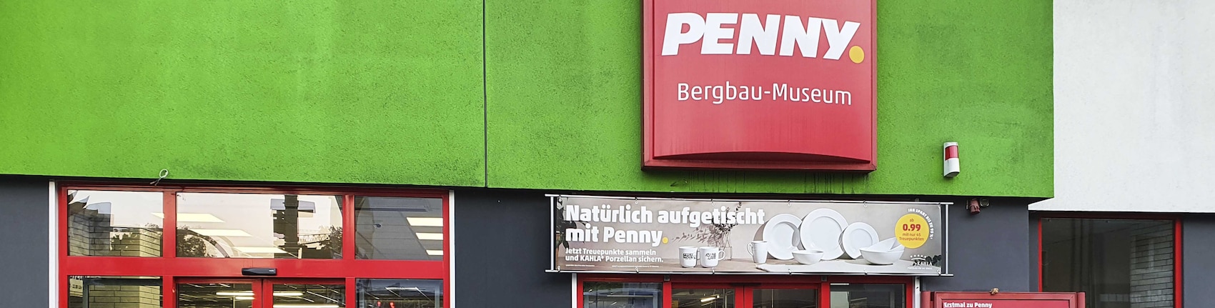 Sie sehen den Eingang vom Penny Markt in Bochum - Hamme, Herner Strasse 107-109B