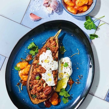 Gefüllte Aubergine mit Zitronenjoghurt