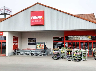 Sie sehen den Eingang vom Penny Markt in Berlin/Mahlsdorf Alt-Mahlsdorf 48-49