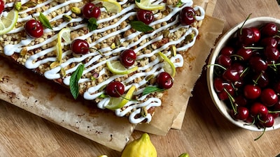 Pfirsich Kuchen mit Pistazie und Joghurt