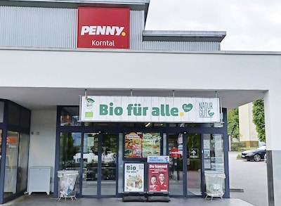 Sie sehen den Eingang vom Penny Markt in Korntal-Muenchingen, Zuffenhauser Str. 70