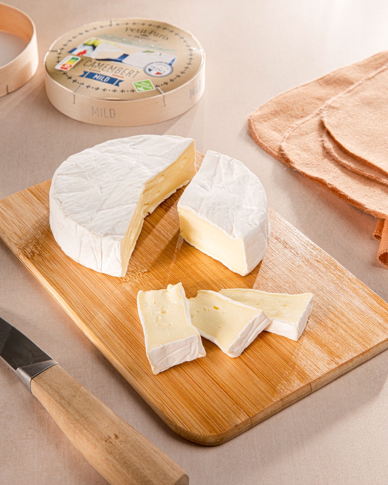 Dieses Bild zeigt den geschnittenen Camembert.