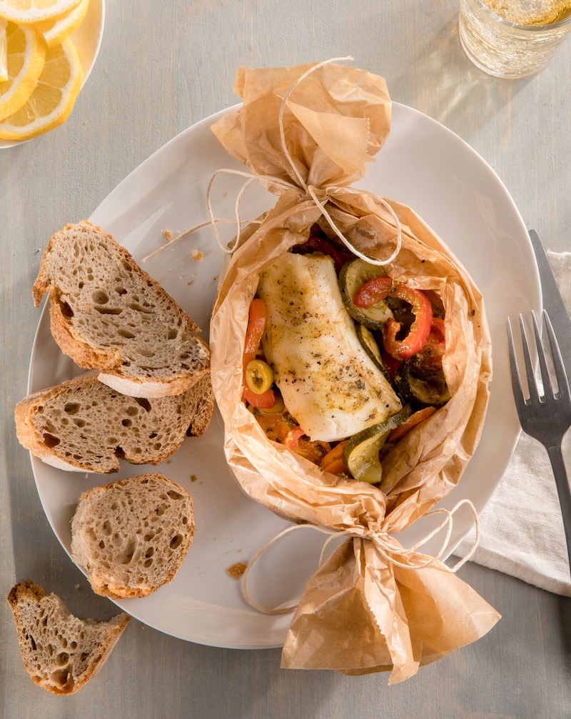 Auf diesem Bild siehst du unsere mediterranen Fisch-Päckchen.