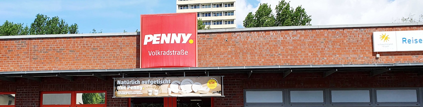 Sie sehen den Eingang vom Penny Markt in Berlin/Friedrichsfelde Volkradstr. 32