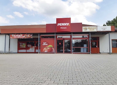 Sie sehen den Eingang vom Penny Markt in Mülsen St. Jacober Nebenstr. 1 a