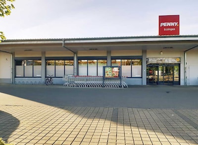 Sie sehen den Eingang vom Penny Markt in Klettgau, Am Gueterbahnhof 8
