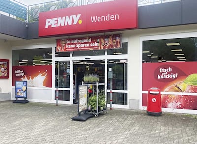 sie sehen den Eingang vom Penny Markt in Wenden Hauptstr. 21-29