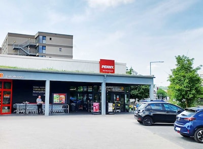 sie sehen den Eingang vom Penny Markt in Stuttgart-Feuerbach Vera-Vollmer-Str. 8