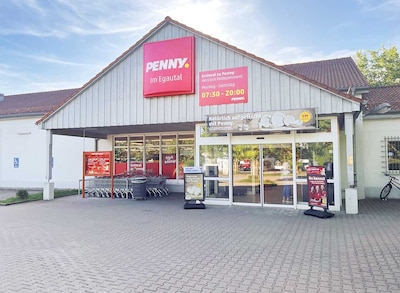 Sie sehen den Eingang vom Penny Markt in Wittislingen, Papiermuehlenweg 2