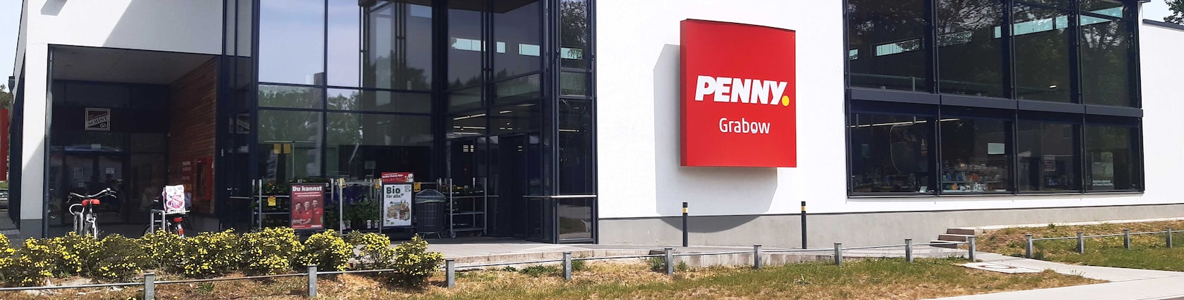 sie sehen den Eingang vom Penny Markt in Grabow Ludwigsluster Chaussee 2