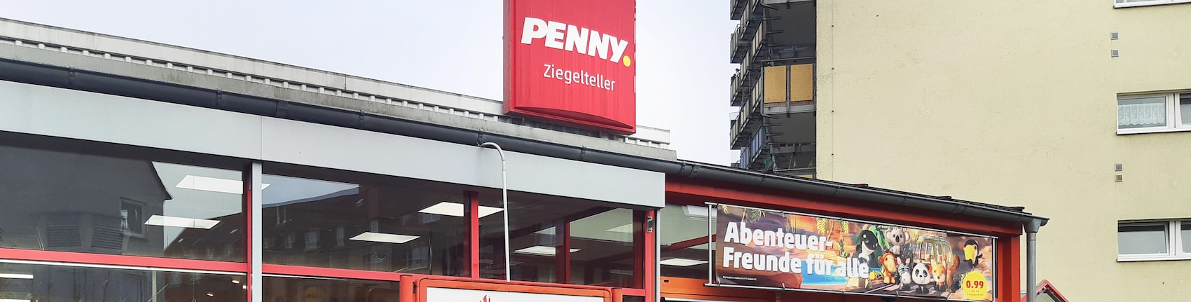 Sie sehen den Eingang vom Penny Markt in Luebeck/St Lorenz Nord, Ziegelstr. 26