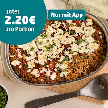 Dieses Bild zeigt wie der Auflauf garniert wird.