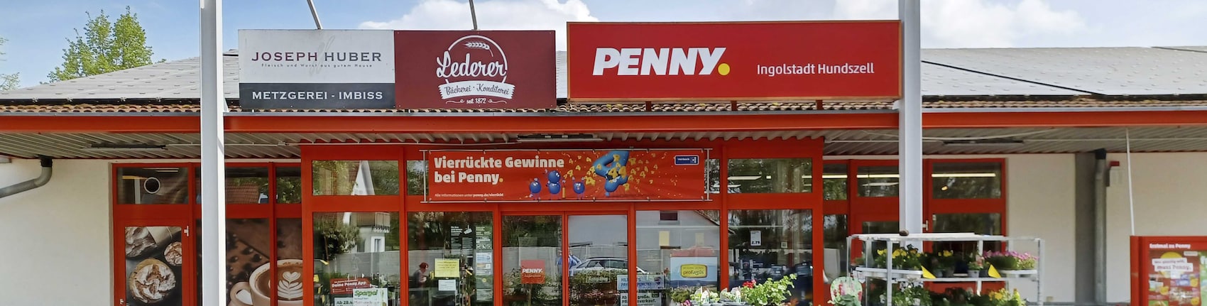 Sie sehen den Eingang vom Penny Markt in Ingolstadt Hagauerstr. 103