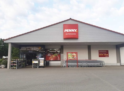 Sie sehen den Eingang vom Penny Markt in Bad Soden-Salmuenster Am Palmusacker 12