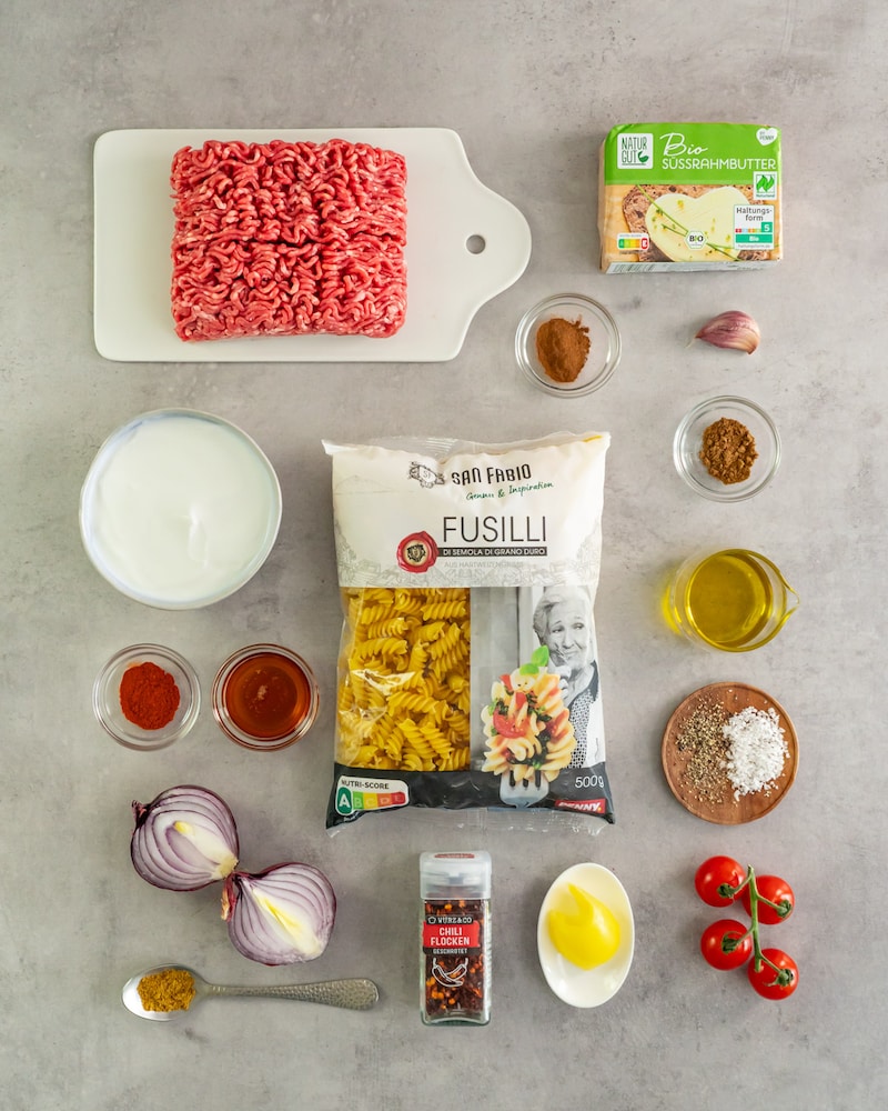 Dieses Bild zeigt die Zutaten für die Pasta.