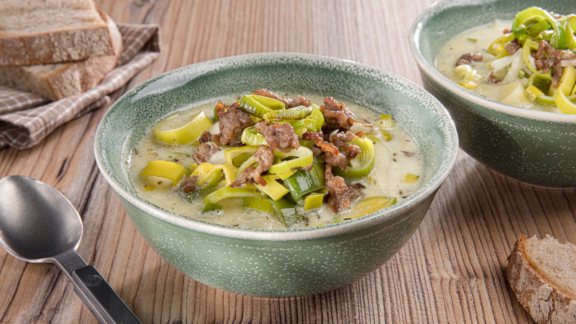 Dieses Bild zeigt die fertige Käse Lauch-Suppe.