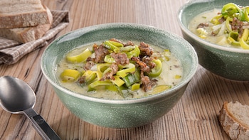 Käse-Lauch-Suppe mit Schmelzkäse