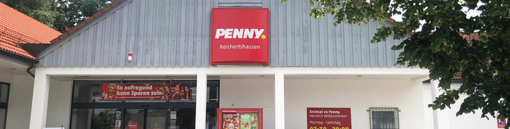 Sie sehen den Eingang vom Penny Markt in Reichertshausen Pfaffenhofener Straße 8a