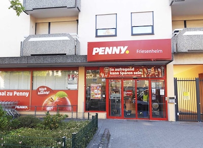 Sie sehen den Eingang vom Penny Markt in Ludwigshafen/Friesenheim, Hohenzollernstr. 116