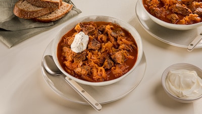 Das Bild  zeigt das fertige Gulasch.