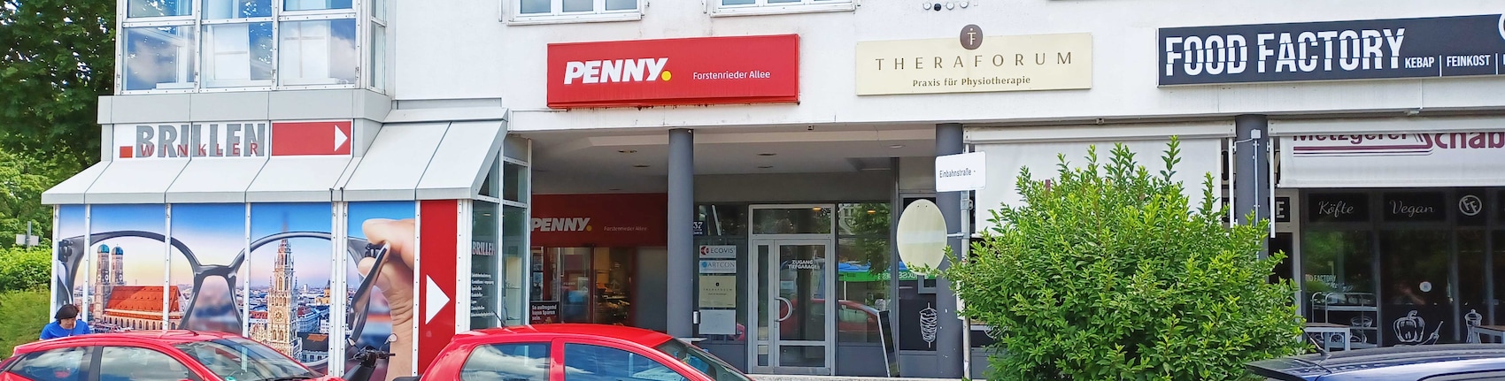 Sie sehen den Eingang vom Penny Markt in München/Thalk.Obersendl. Züricher Str. 29