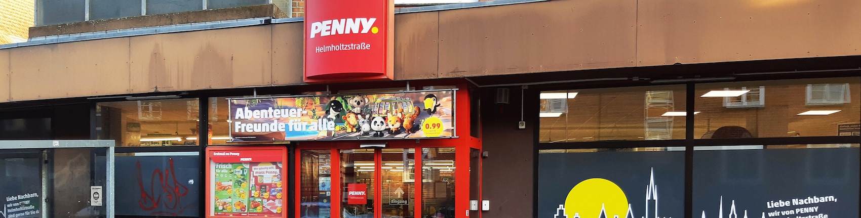 Sie sehen den Eingang vom Penny Markt in Luebeck/St Juergen, Helmholtzstr. 23