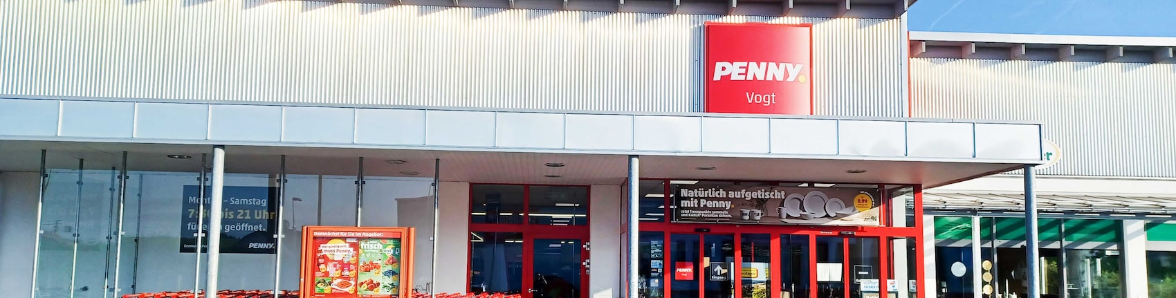Sie sehen den Eingang vom Penny Markt in Vogt Am Langacker 6