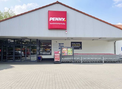 Sie sehen den Eingang vom Penny Markt in Essen - Altendorf, Haedenkampstr. 6D